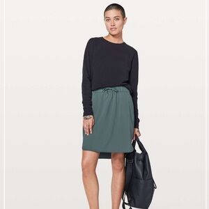Lululemon on the fly drawstring skirt grey/green size 4